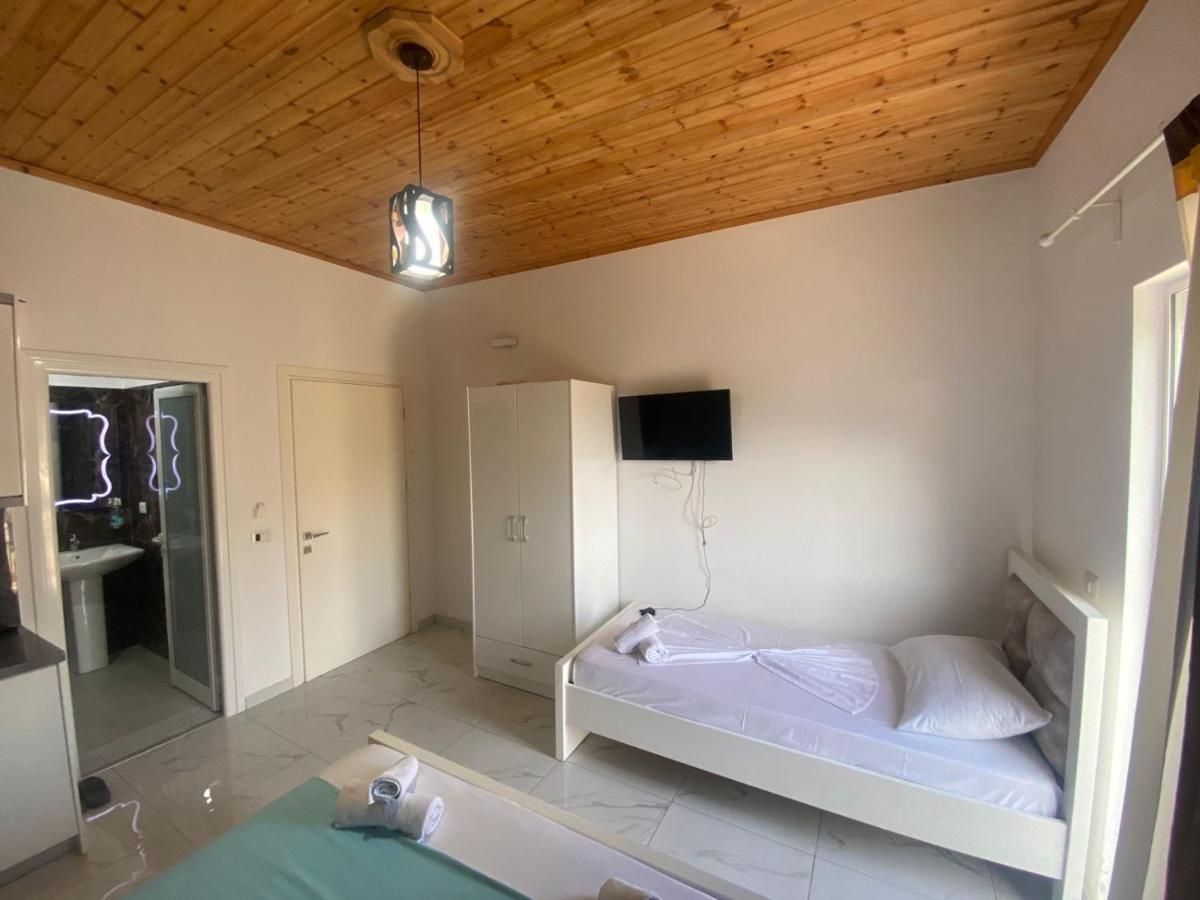 Vila Rafael Sarandë Exteriör bild